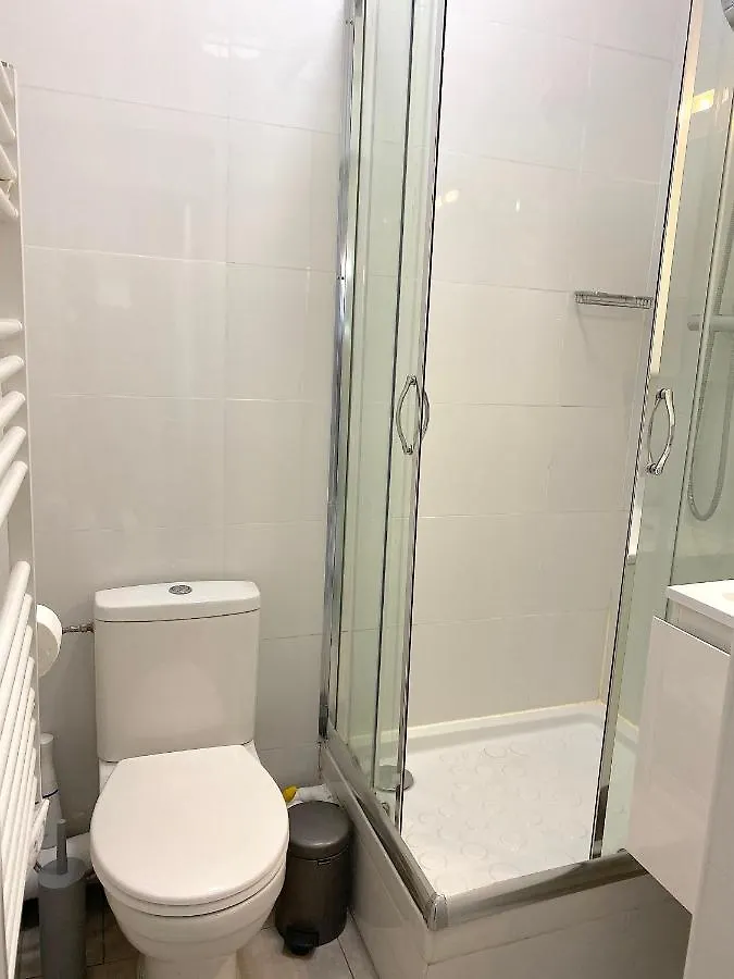 Fully Renovated 33 Sqm 1 Bedroom - Hearth Of Paris 0*,  France